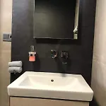 Sr