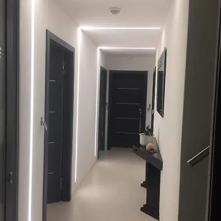 Sr
