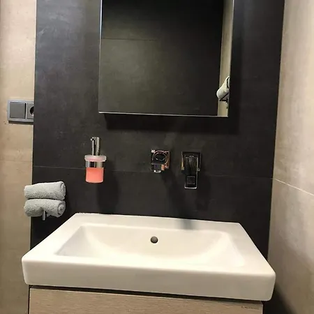 Sr